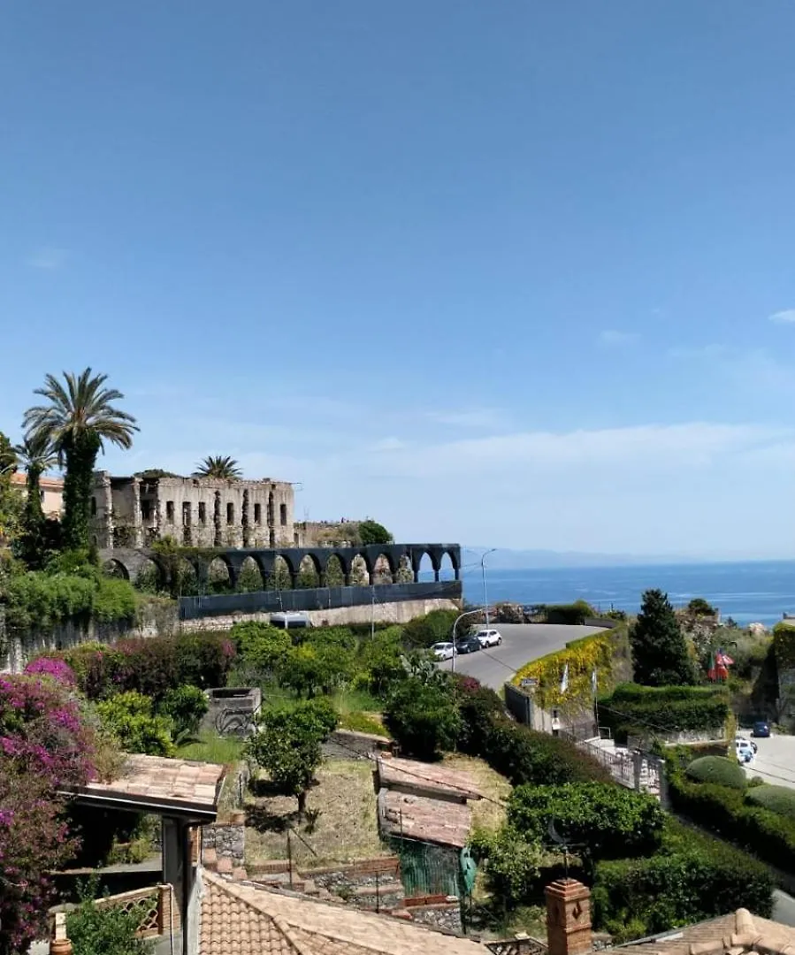 Villa Anna Al Duomo تاورمينا 0*,