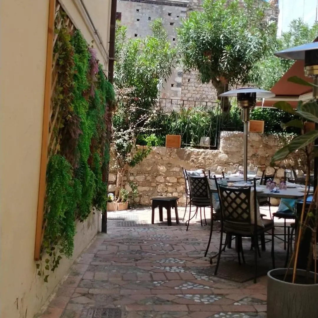 Villa Anna Al Duomo تاورمينا بيت ضيافة